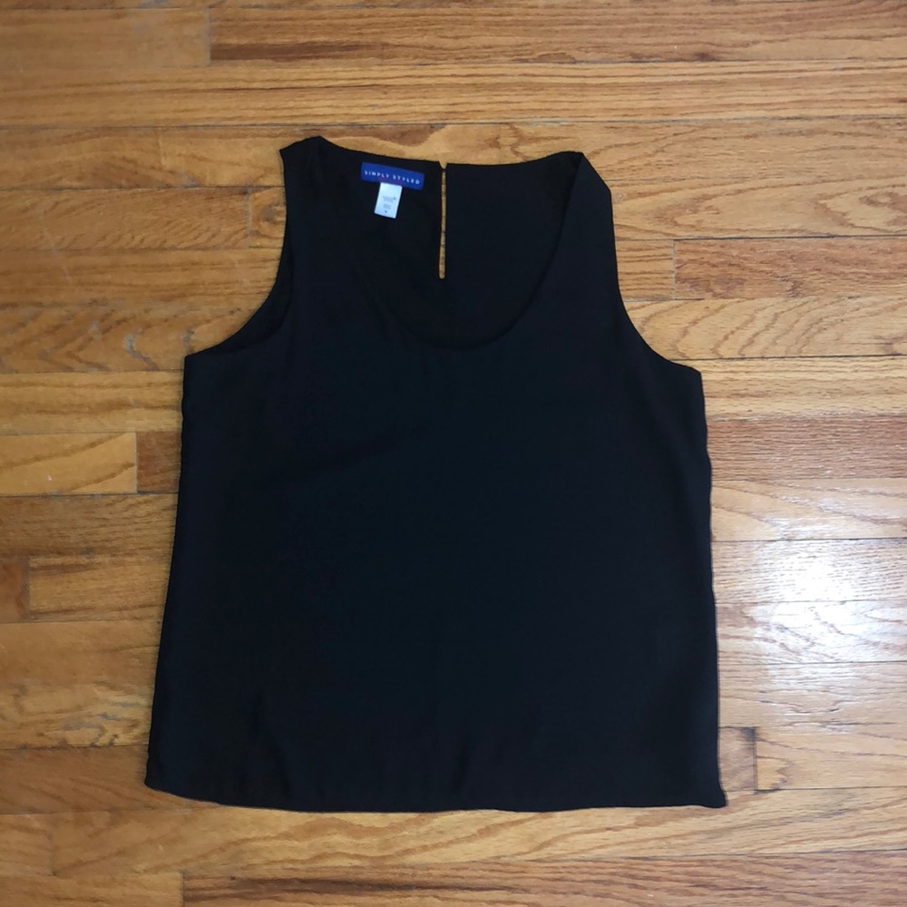 Flowy black top